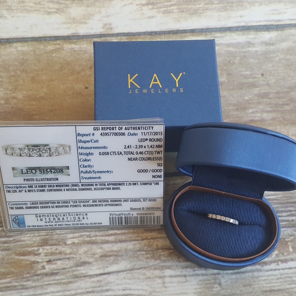 14k White gold Leo diamond anniversary band